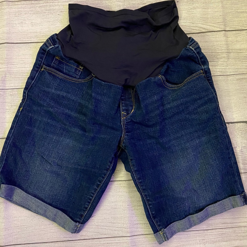 Maternity capris